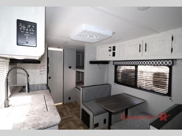 Used 2022 Shasta RVs Shasta 18BH image 8