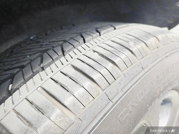 2023 Buick Enclave Essence AWD | Heated Seats! image 7