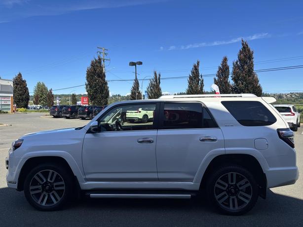 2018 Toyota 4Runner Base image 4