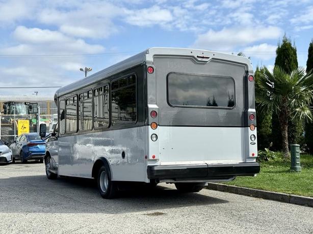 2020 Chevrolet Express 4500 22-Passenger Wheelchair Accessible Bus image 8