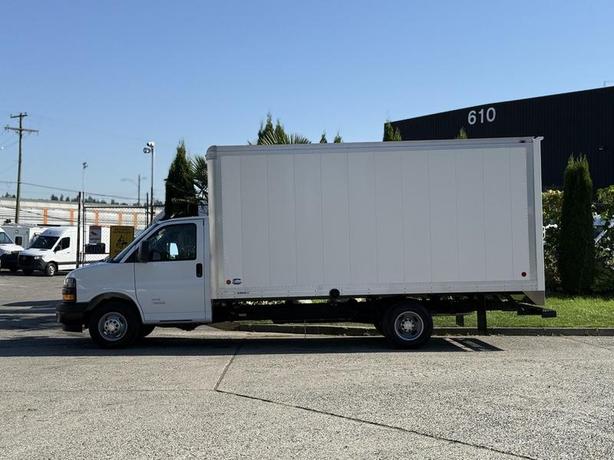 2024 Chevrolet Express 4500 16-Foot Cube Van image 6