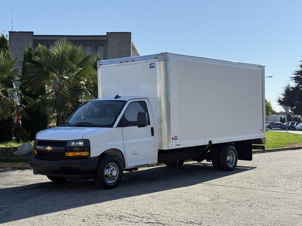 2024 Chevrolet Express 4500 16-Foot Cube Van image 5