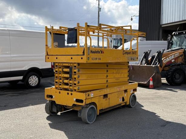 2013 Haulotte Compact 3947E Electric Scissor Lift image 4