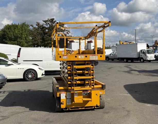 2013 Haulotte Compact 3947E Electric Scissor Lift image 8