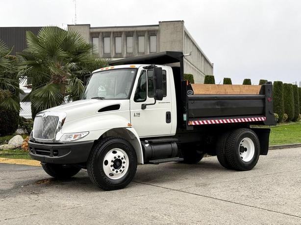 2006 International 4200 10-Foot Dump Truck – 6-Speed Manual, Hydraulic Brakes image 5