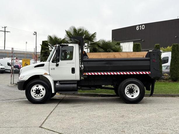 2006 International 4200 10-Foot Dump Truck – 6-Speed Manual, Hydraulic Brakes image 6
