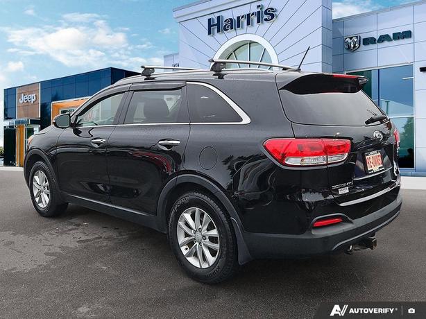 2016 Kia Sorento 2.4L LX | Low KM | Heated Seats! image 4