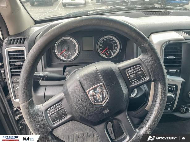 2017 RAM 1500 Outdoorsman AUTO, GREY INTERIOR, FABRIC SEATS, TOW PACKAGE, HEAT A image 6