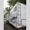 Used 2022 Alliance RV Paradigm 385FL thumbnail image 4