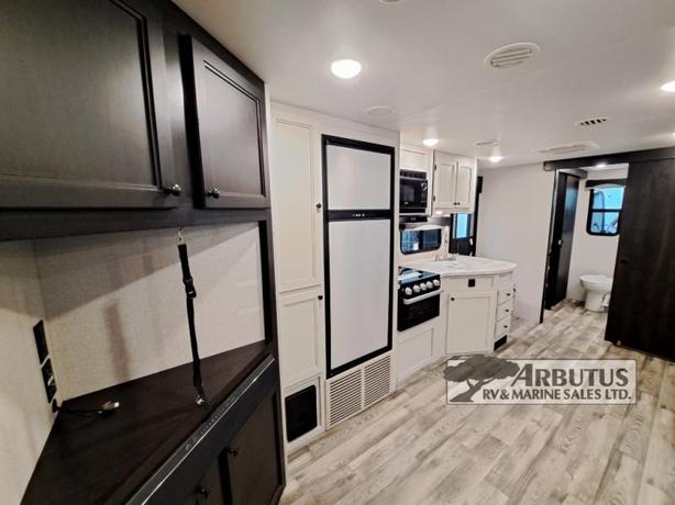Used 2022 Highland Ridge RV Range Lite RL252RB image 6