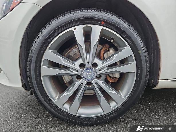 2016 Mercedes-Benz C-Class C 300 4MATIC | Heated Seats | Cruise Control! image 6