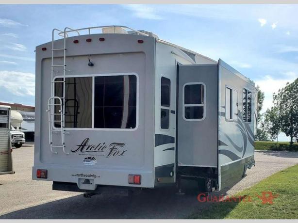 Used 2017 Northwood Arctic Fox 35-5Z image 6