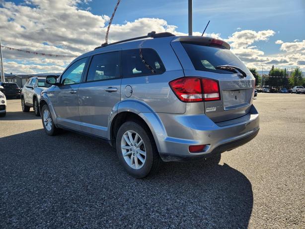 2015 Dodge Journey SXT | Engine Block Heater | Keyless Entry | Premium Speakers  image 4