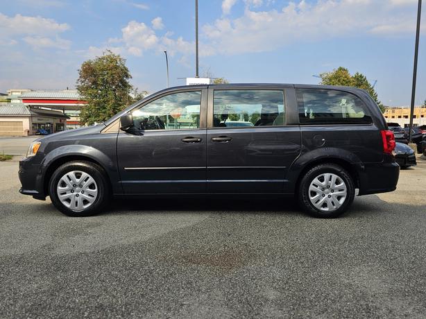 2014 Dodge Grand Caravan SE - No Accidents, Air Conditioning, Backup Cam image 8