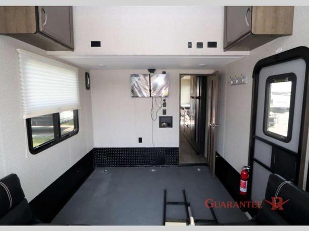 Used 2020 Dutchmen RV Voltage 4185TH image 7