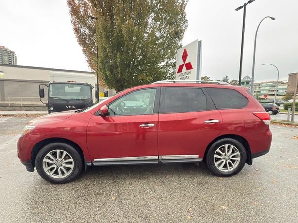 2016 Nissan Pathfinder SL - Leather, Sunroof, Heated Seats, Dual Climate image 8
