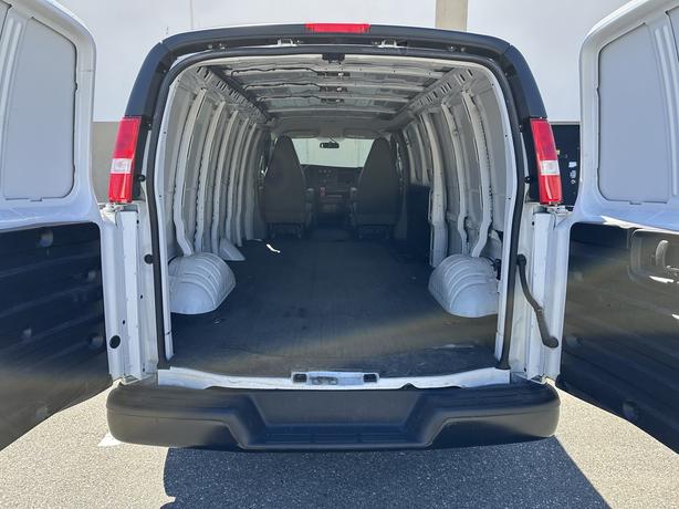 2023 Chevrolet Express image 6