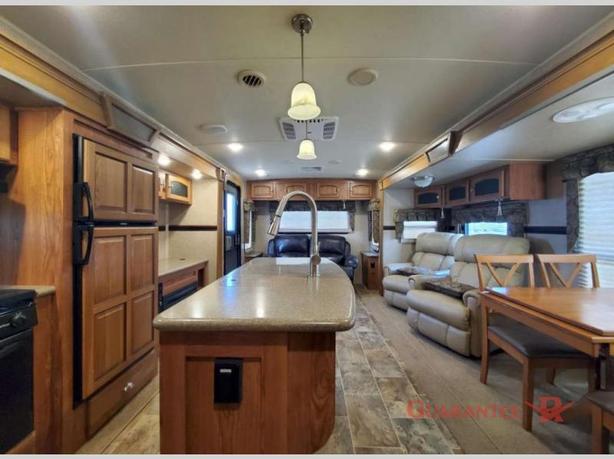Used 2016 Forest River RV Rockwood Wind Jammer 3025W image 8