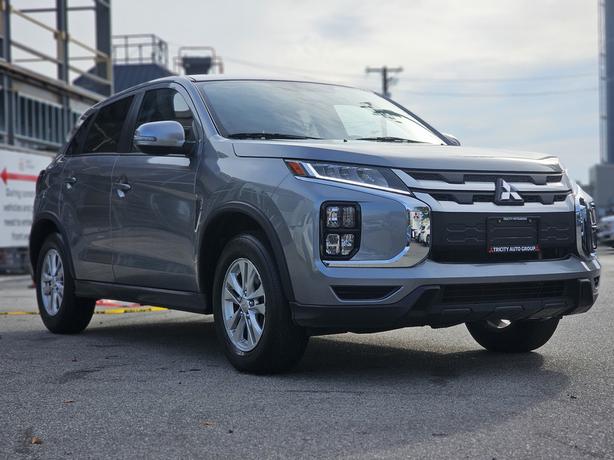 2022 Mitsubishi RVR SE AWC - Heated Seats, Apple Carplay/Android Auto image 3