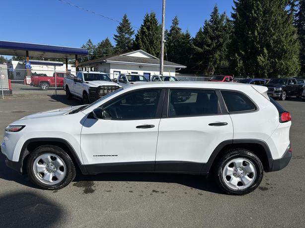 2015 Jeep Cherokee Sport image 2