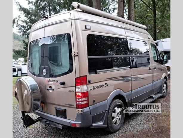 Used 2010 Roadtrek Roadtrek SS Ideal image 4