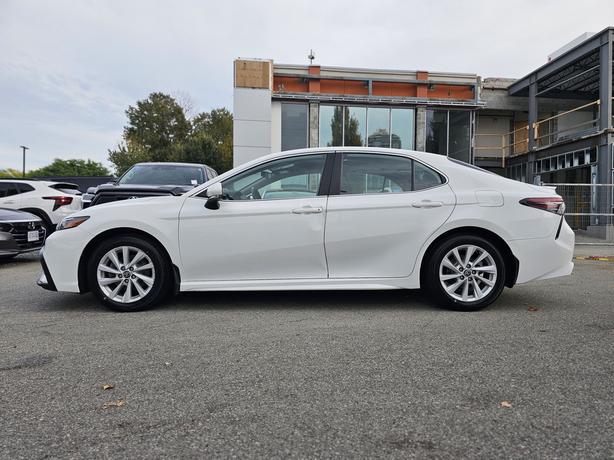 2022 Toyota Camry SE - Heated Steering Wheel, Heated Seats image 7