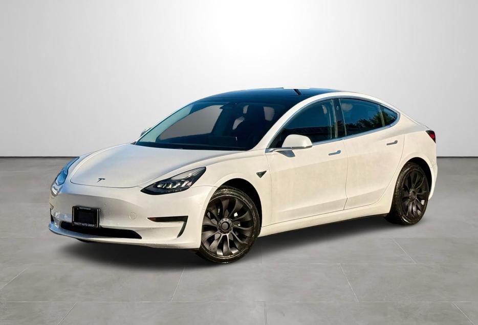 2020 Tesla Model 3 Standard Range Plus - Local BC, Black Interior display photo