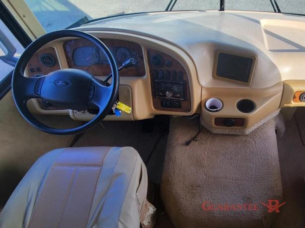 Used 2010 Holiday Rambler Arista 32SBT image 8