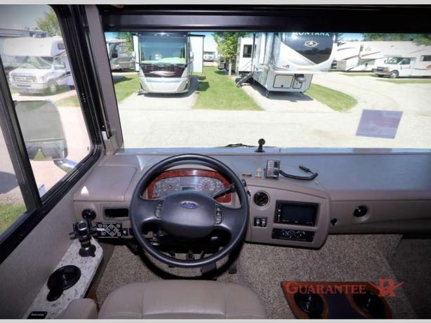 Used 2018 Holiday Rambler Admiral 31B image 7