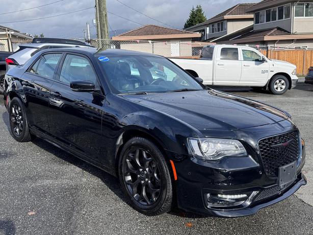 2022 Chrysler 300 S - Leather Seats with Memory, Parking Sensors image 7