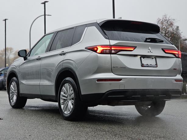 2024 Mitsubishi Outlander ES - Heated Seats, Apple Carplay/Android Auto image 7