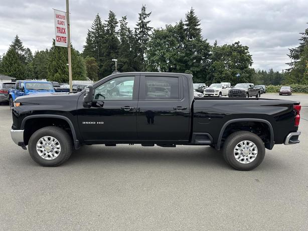 2024 Chevrolet Silverado 3500 LT image 2