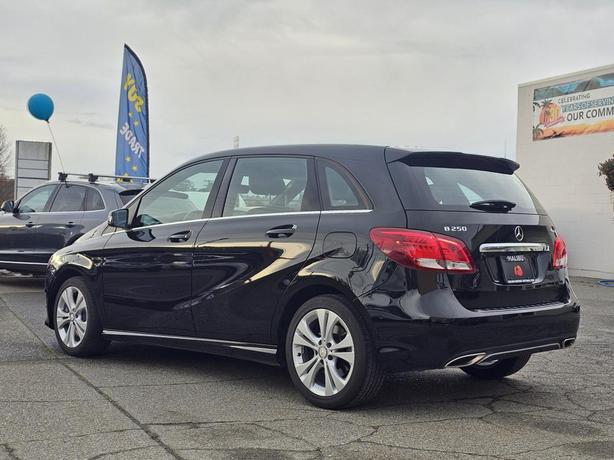 2017 Mercedes-Benz B-Class B 250 Sports Tourer 4MATIC image 4