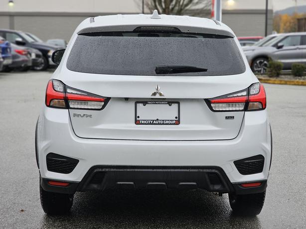 2023 Mitsubishi RVR SE AWC image 6