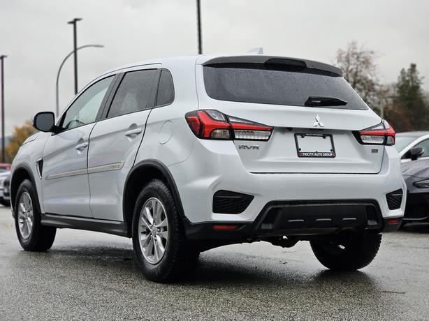 2023 Mitsubishi RVR SE AWC image 7