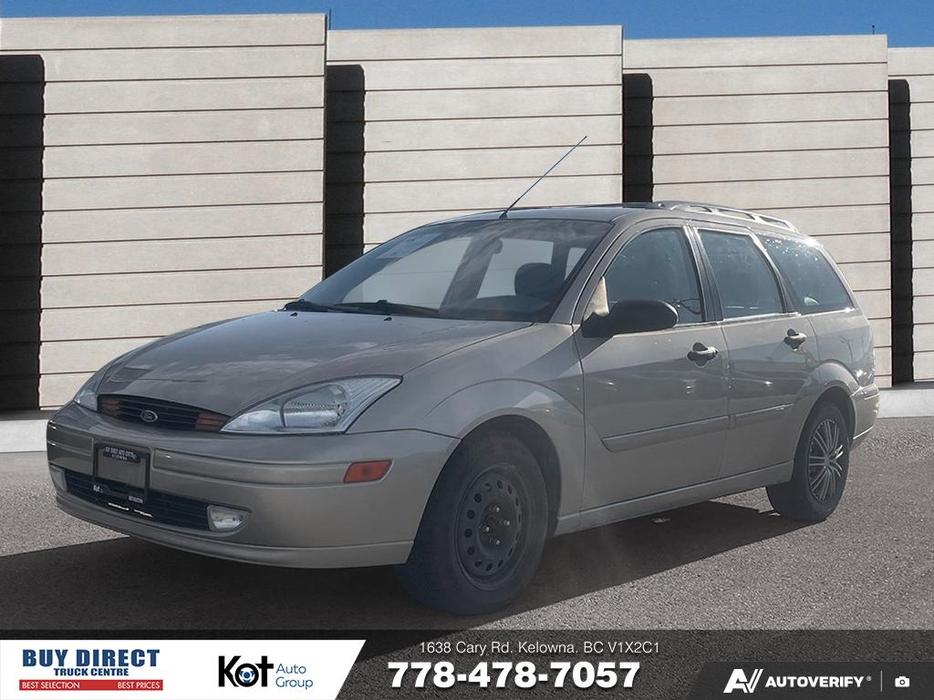 2002 Ford Focus SE AUTO, GREY FABRIC SEATS, AUTO LOCKS AND WINDOWS, W/ AFTER MAR display photo