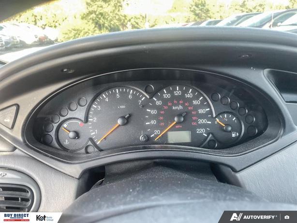 2002 Ford Focus SE AUTO, GREY FABRIC SEATS, AUTO LOCKS AND WINDOWS, W/ AFTER MAR image 7