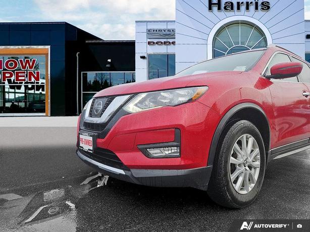 2017 Nissan Rogue SV | One Owner! image 8