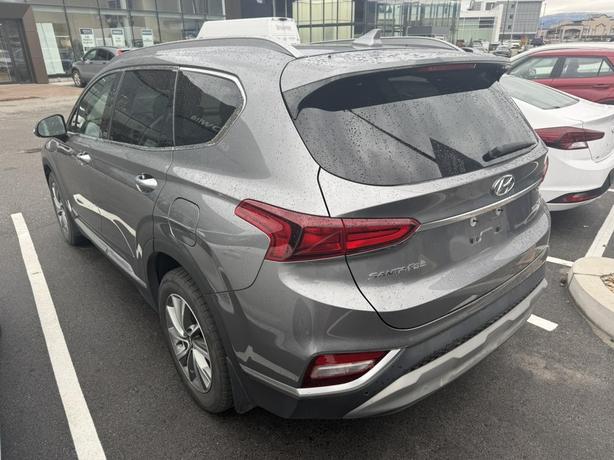 2019 Hyundai Santa Fe Luxury ! LEATHER! SUNROOF! BACKUP CAMERA! image 3