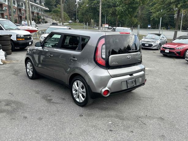 2016 KIA Soul image 6