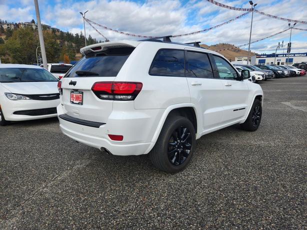 2020 Jeep Grand Cherokee Altitude | Loaded! | Power Sunroof | Remote Keyless Ent image 3