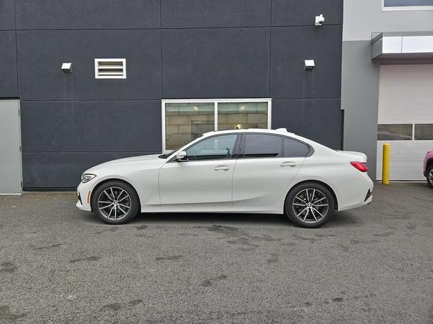 2019 BMW 3 Series 330i xDrive | Heated Seats! image 3