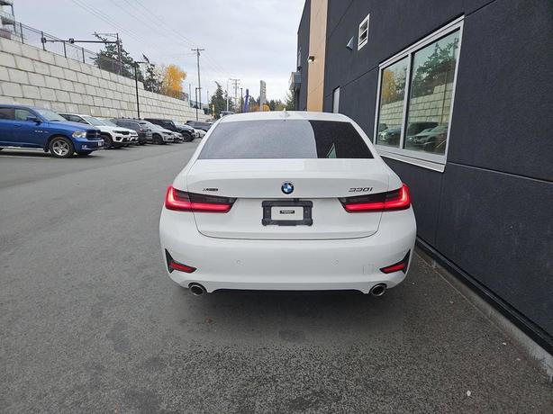 2019 BMW 3 Series 330i xDrive | Heated Seats! image 5