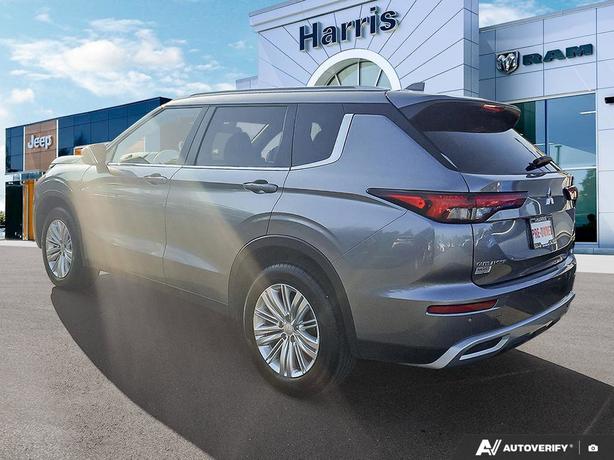 2024 Mitsubishi Outlander SE | No Reported Accidents | Heated Seats | Cruise Con image 4