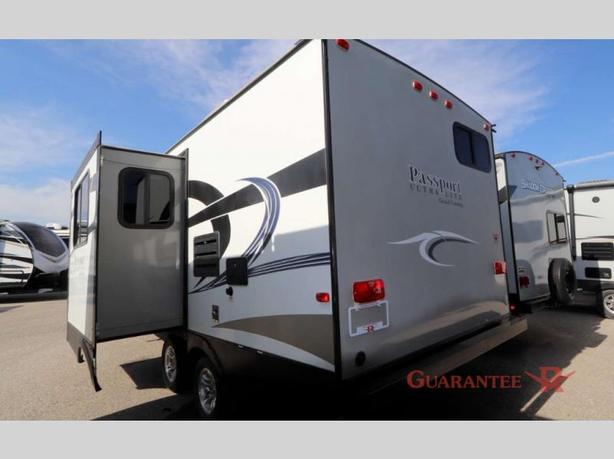 Used 2015 Keystone RV Passport Ultra Lite GRAND TOURING 2200RB image 4
