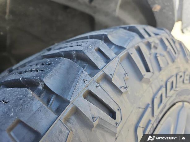 2022 RAM 1500 Classic Warlock 4x4 Quad Cab 6'4 Box | No Reported Accidents! image 7