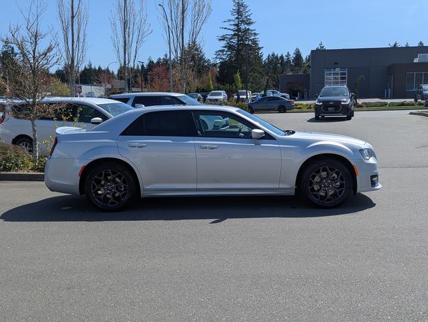 2022 Chrysler 300 S - AWD, Sunroof, Leather, Heated Seats image 5