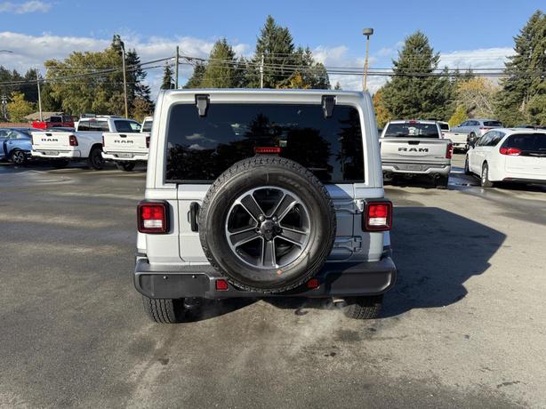 2023 Jeep Wrangler Sahara image 4