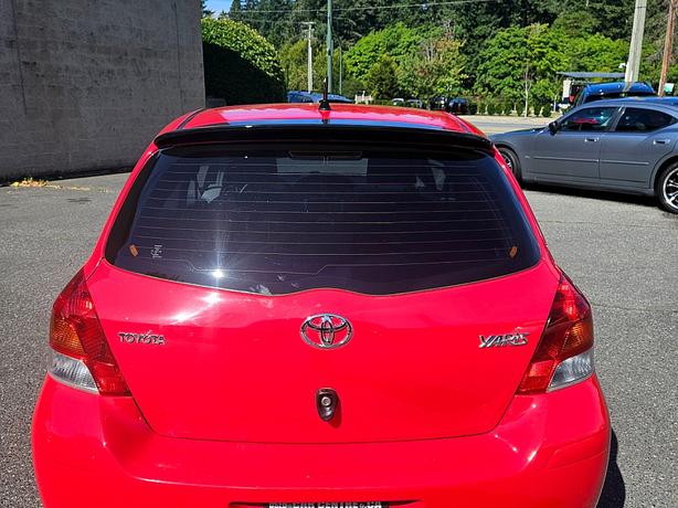 2010 Toyota  Yaris CE image 5