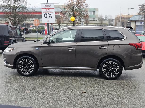 2018 Mitsubishi Outlander PHEV SE Touring - Sunroof, Leather, Heated Steering image 8